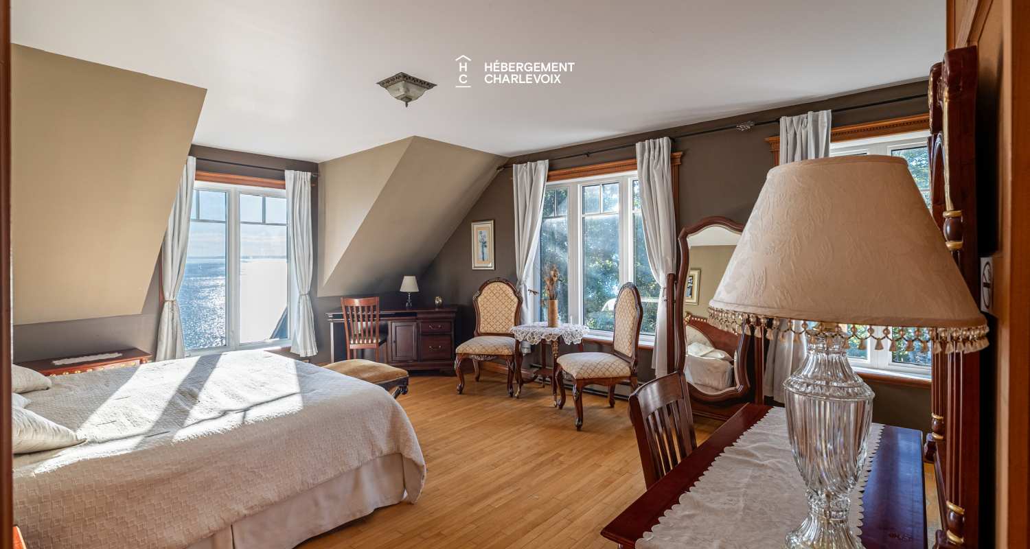 JAU-230 - Historic riverfront home with private hot tub